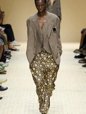 Коллекция Emporio Armani Menswear весна-лето 2026 (107887-emporio- armani-ss-b.jpg)